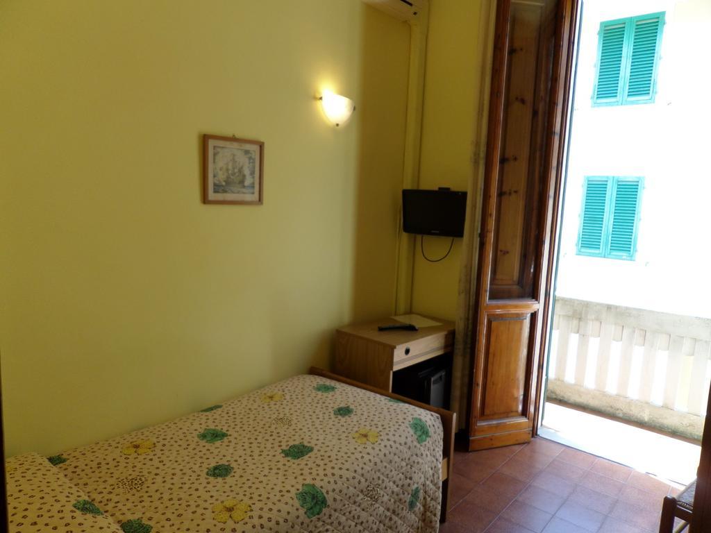 Hotel Delizia Genovese Montecatini Terme Cameră foto